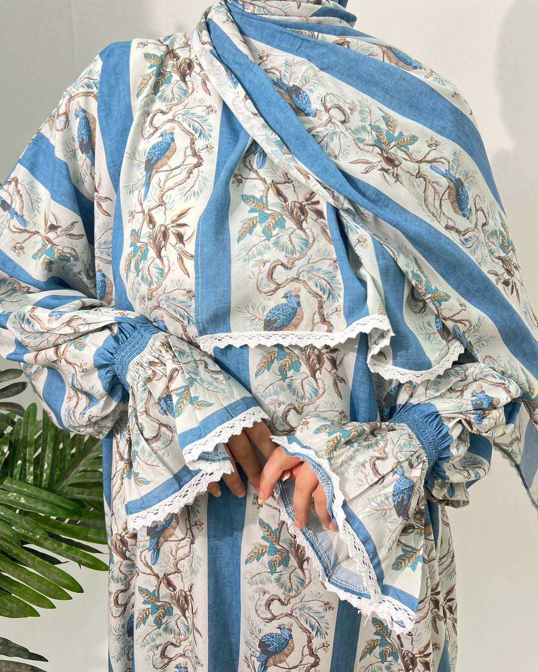 Alice in wonderland “ Ocean Blue “ Essdal