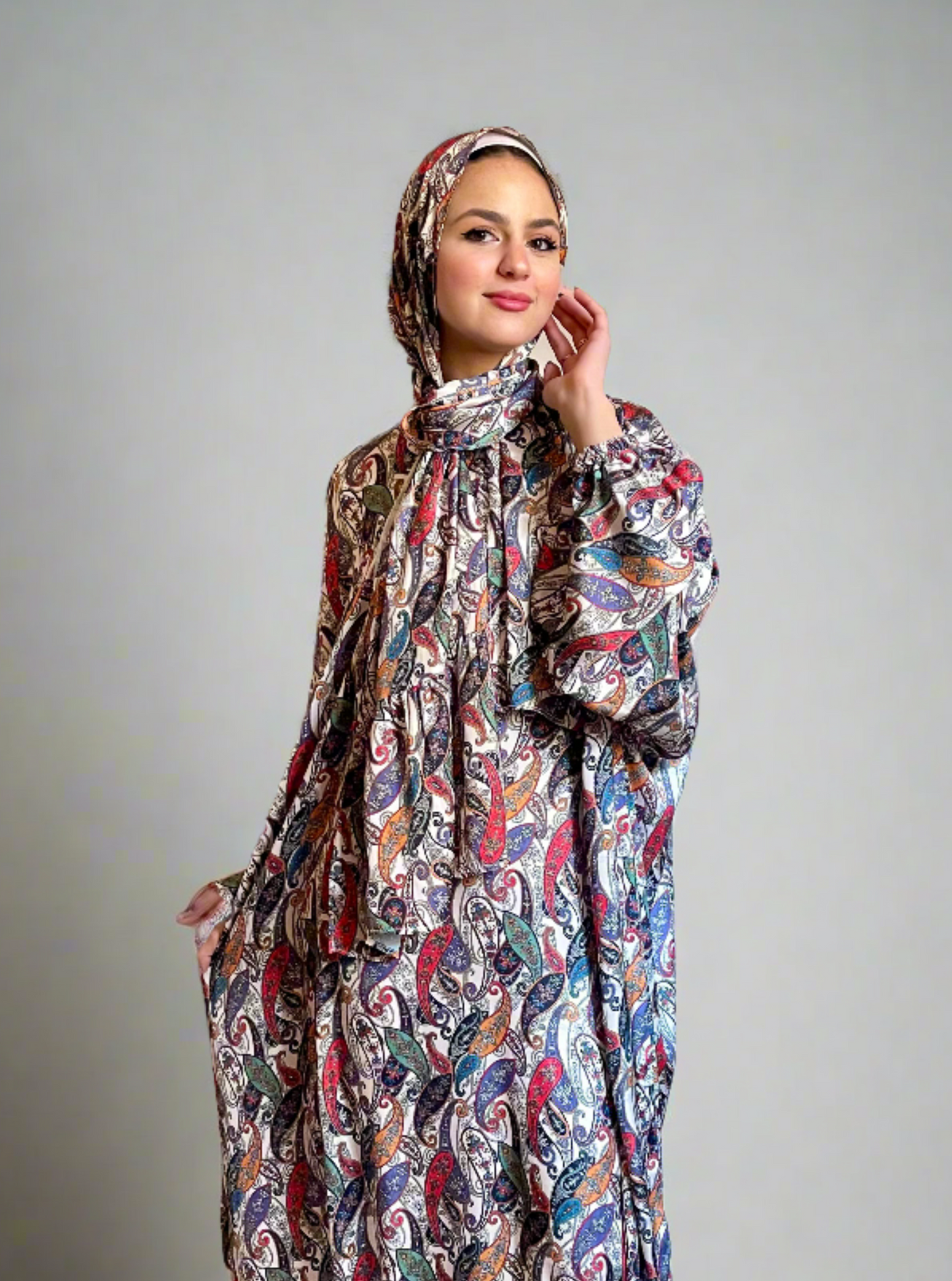 Arabian Muse Essdal - Luxurious Silk Satin with Printed Design